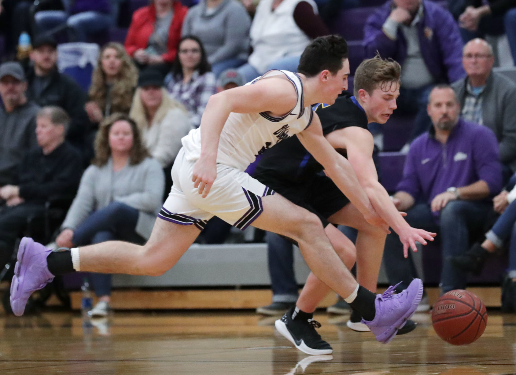 Stoughton 53, Lake Mills 44
